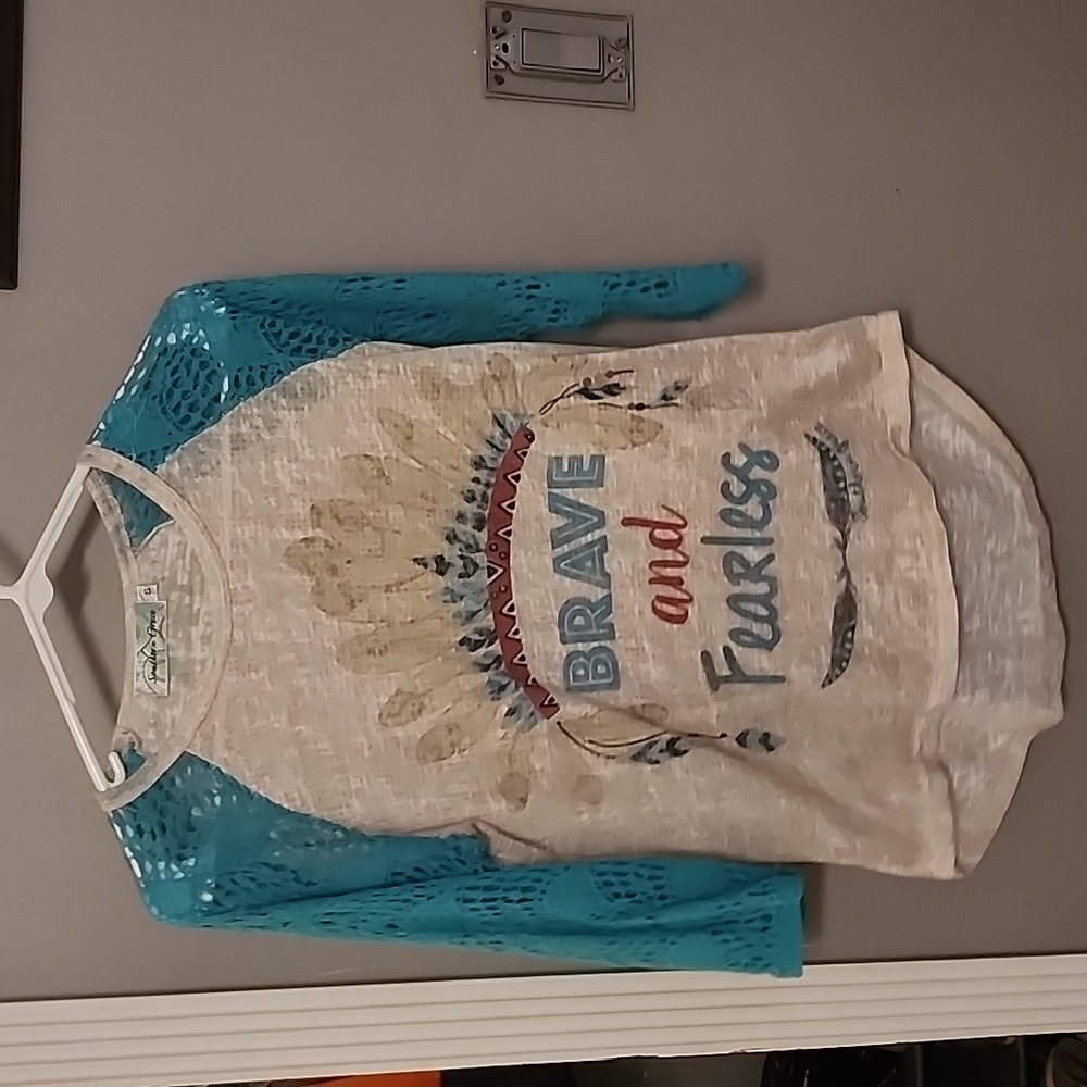 Quarter sleeve shirt